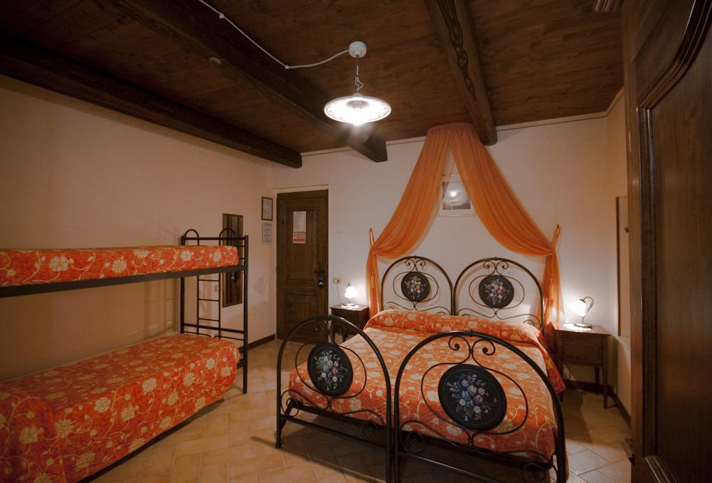 Agriturismo Vecchio Gelso Ortezzano Cameră foto